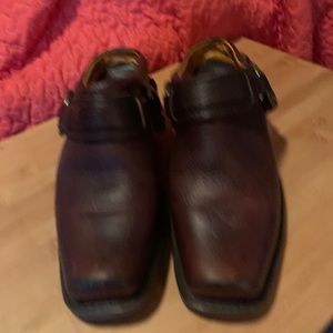 Frye miles in great shape!! Size 7 slip on